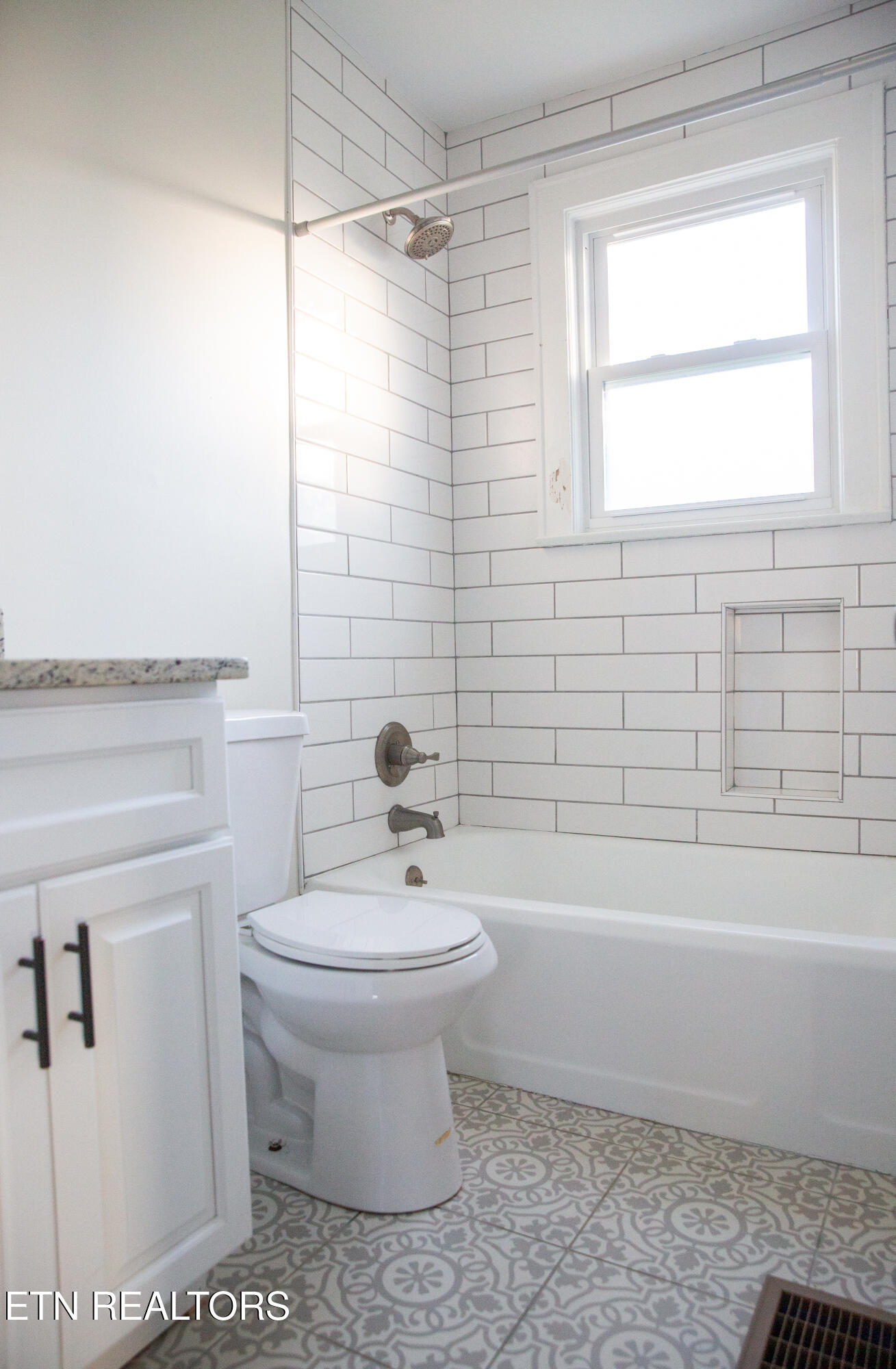 Knoxville, Tennessee 37914, United States, 2 Bedrooms Bedrooms, ,2 BathroomsBathrooms,Residential,Active,229921