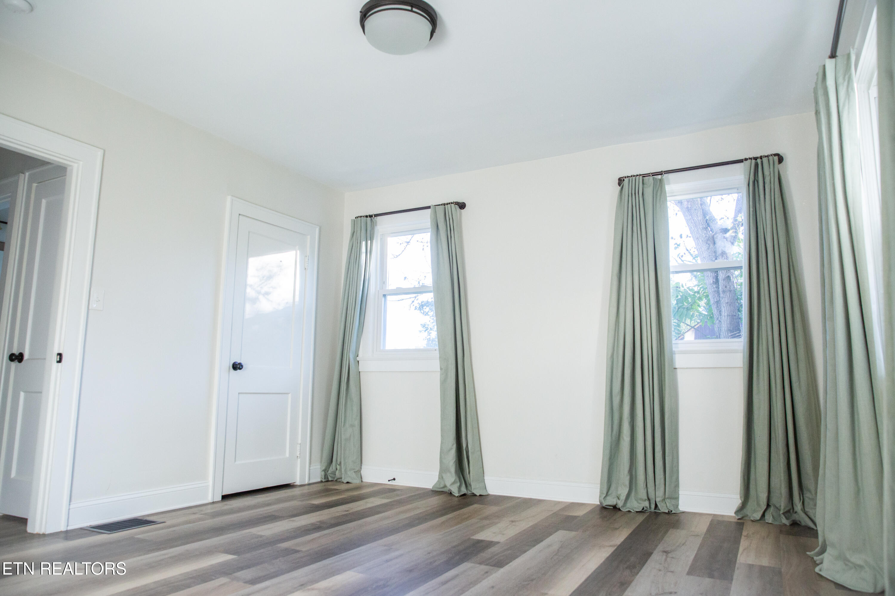 Knoxville, Tennessee 37914, United States, 2 Bedrooms Bedrooms, ,2 BathroomsBathrooms,Residential,Active,229921