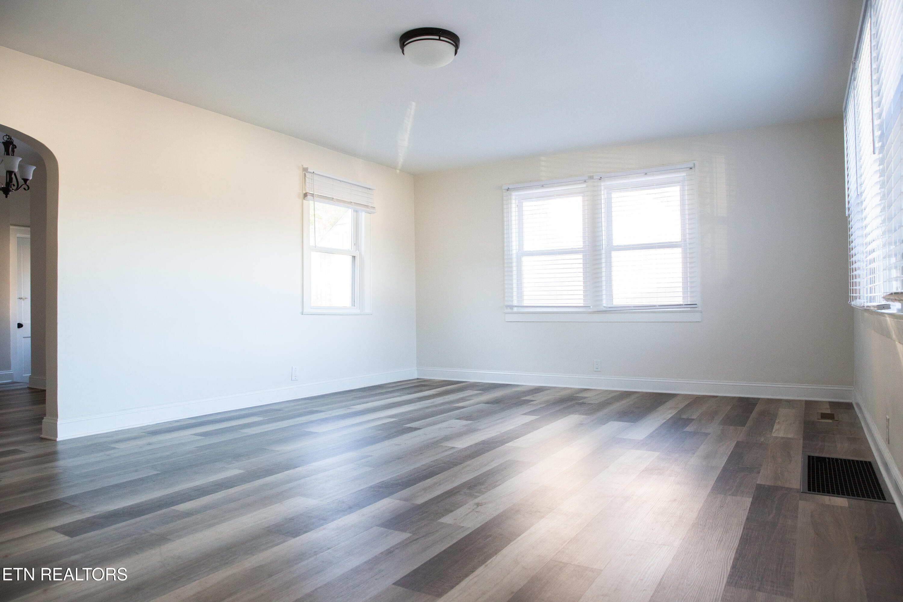 Knoxville, Tennessee 37914, United States, 2 Bedrooms Bedrooms, ,2 BathroomsBathrooms,Residential,Active,229921