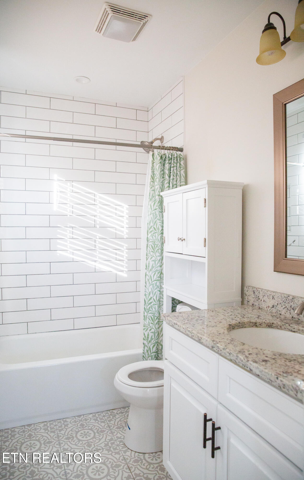 Knoxville, Tennessee 37914, United States, 2 Bedrooms Bedrooms, ,2 BathroomsBathrooms,Residential,Active,229921