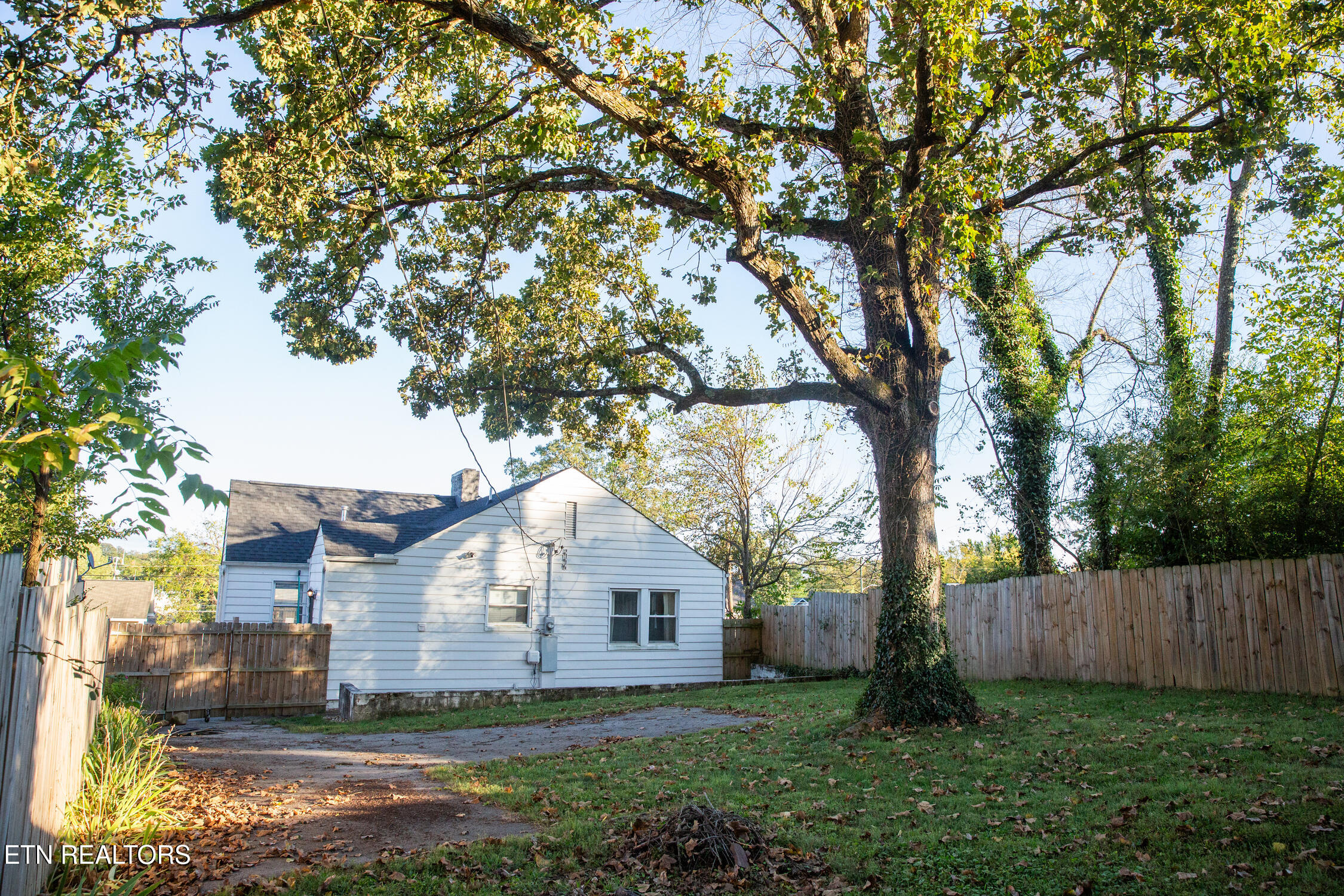 Knoxville, Tennessee 37914, United States, 2 Bedrooms Bedrooms, ,2 BathroomsBathrooms,Residential,Active,229921