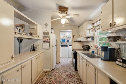 Tiny photo for 220 County Road 475, Etowah, TN 37331 (MLS # 1347764)
