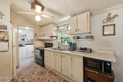 Tiny photo for 220 County Road 475, Etowah, TN 37331 (MLS # 1347764)