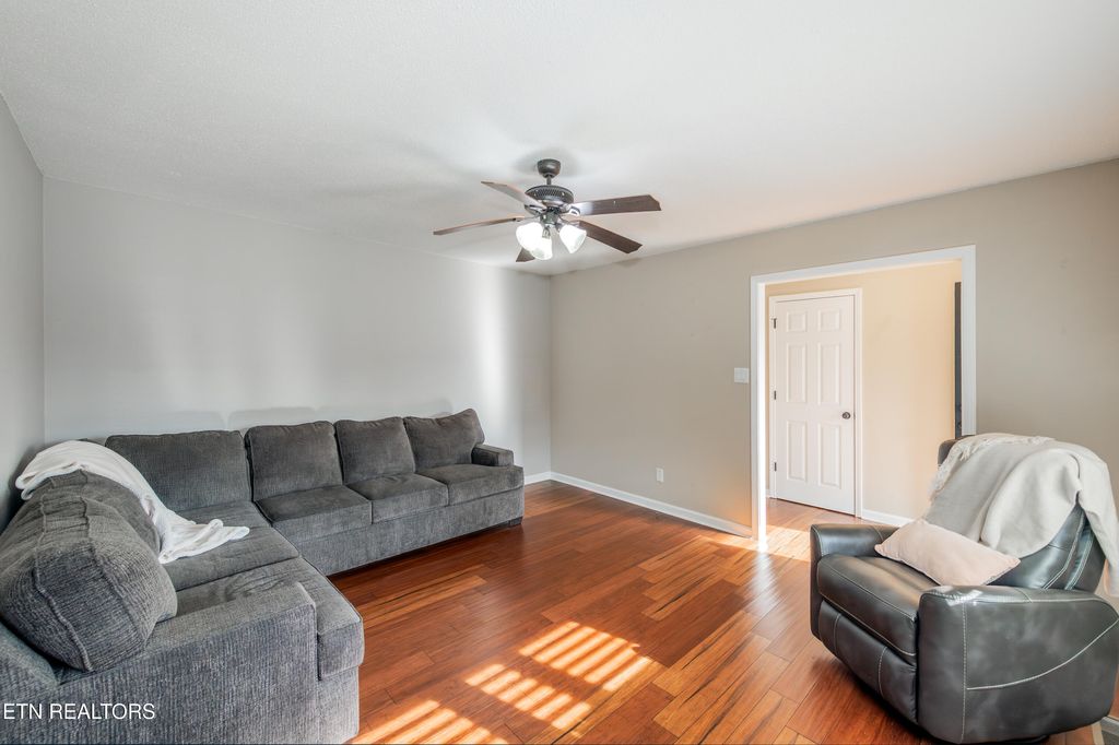 Photo of 5405 Malmsbury Rd, Knoxville, TN 37921 (MLS # 1326005)