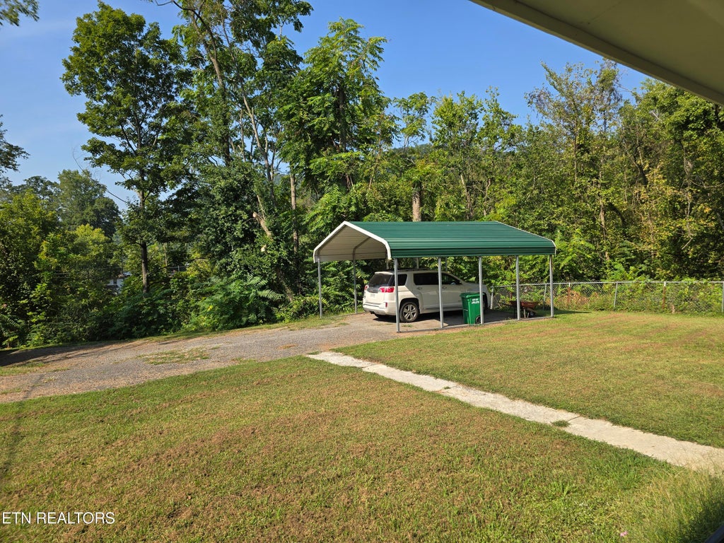 Photo of 312 N Eighth St, LaFollette, TN 37766 (MLS # 1356188)