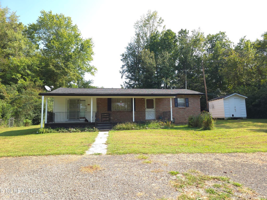 Photo of 312 N Eighth St, LaFollette, TN 37766 (MLS # 1356188)