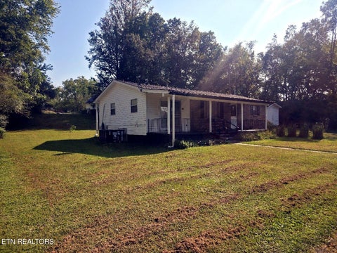 Tiny photo for 312 N Eighth St, LaFollette, TN 37766 (MLS # 1356188)