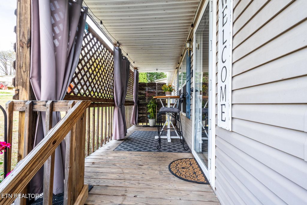 Photo of 529 Ronald Drive, Strawberry Plains, TN 37871 (MLS # 1296031)