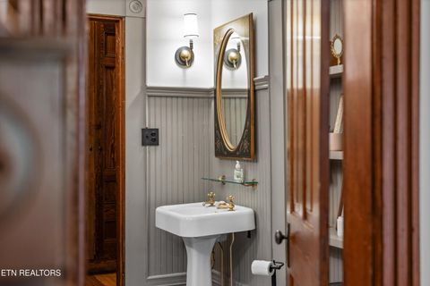 Tiny photo for 505 E Scott Ave, Knoxville, TN 37917 (MLS # 1304767)