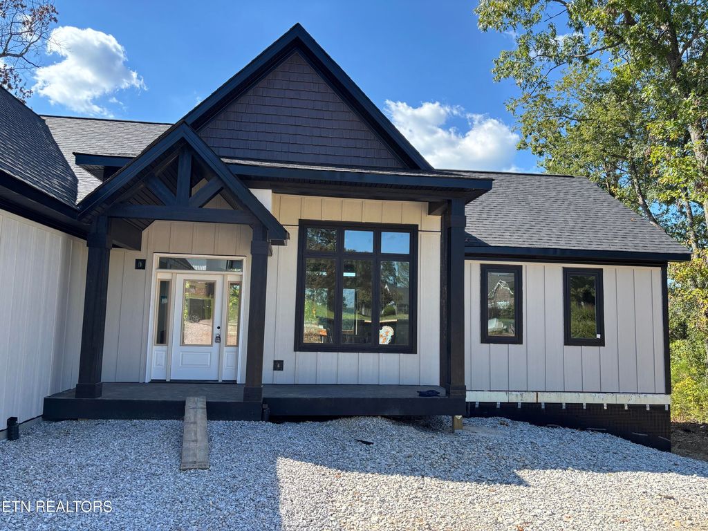 Photo of 300 Bluff Trace, Jacksboro, TN 37757 (MLS # 1303868)