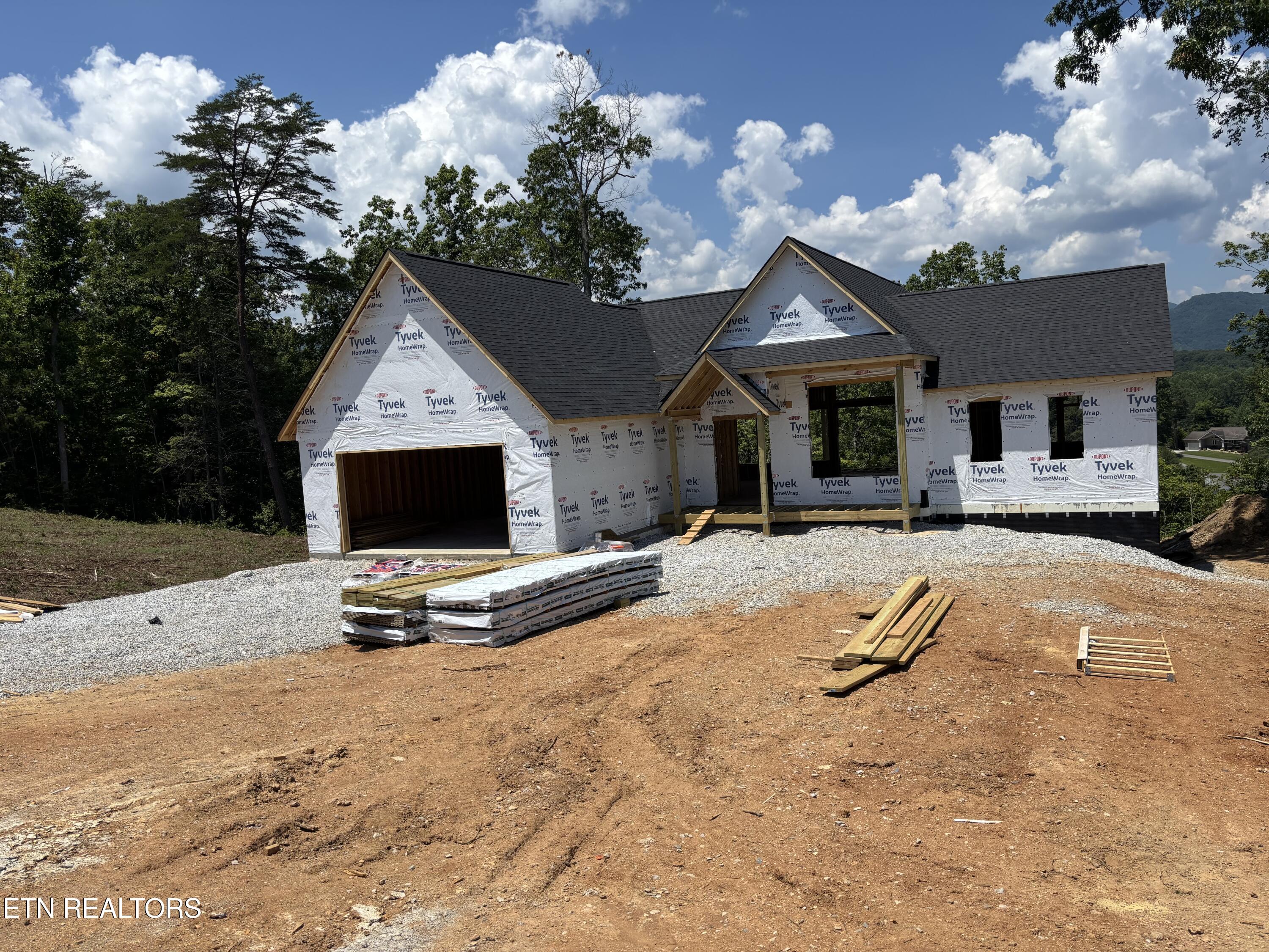300 Bluff Trace