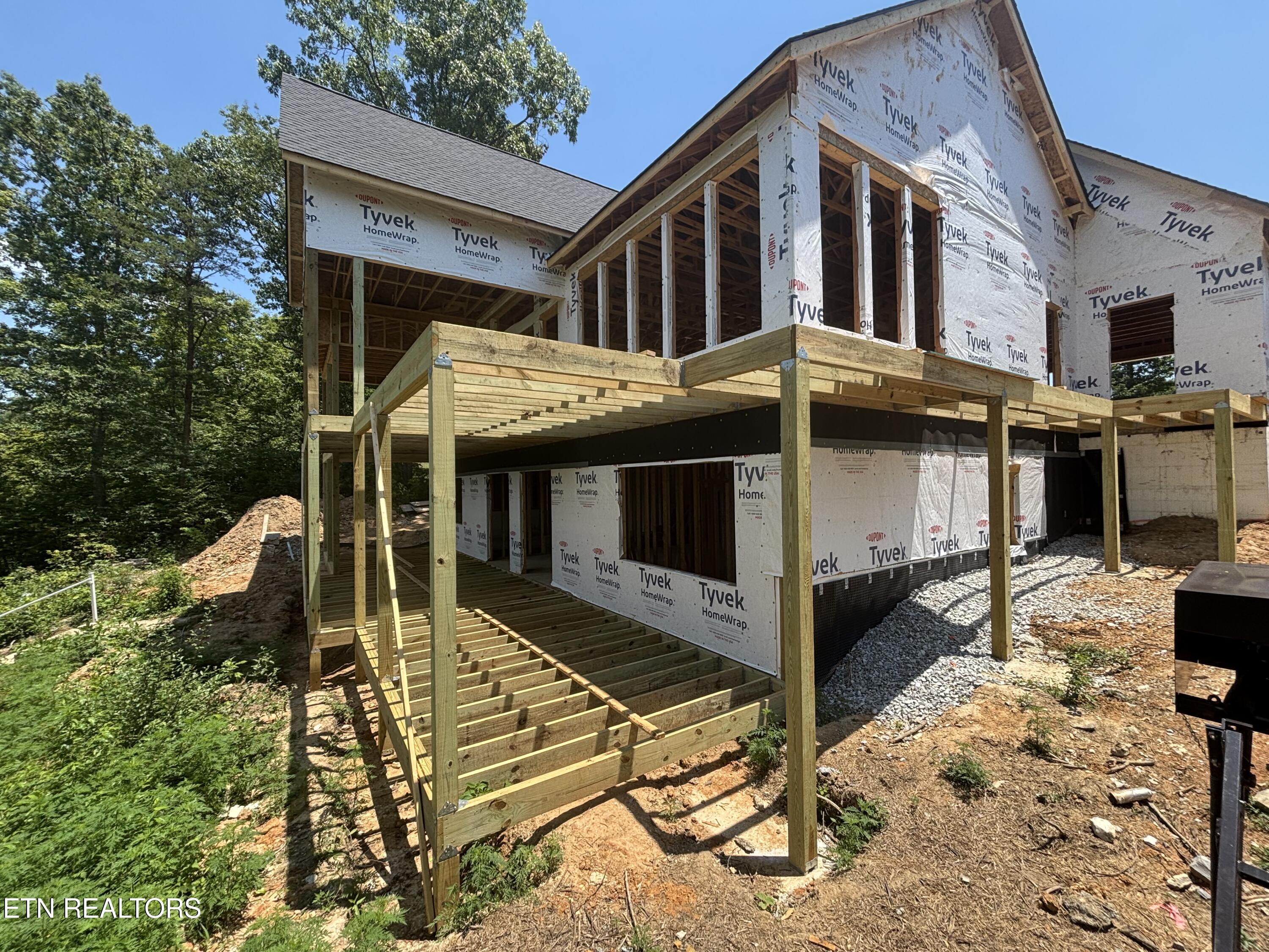300 Bluff Trace