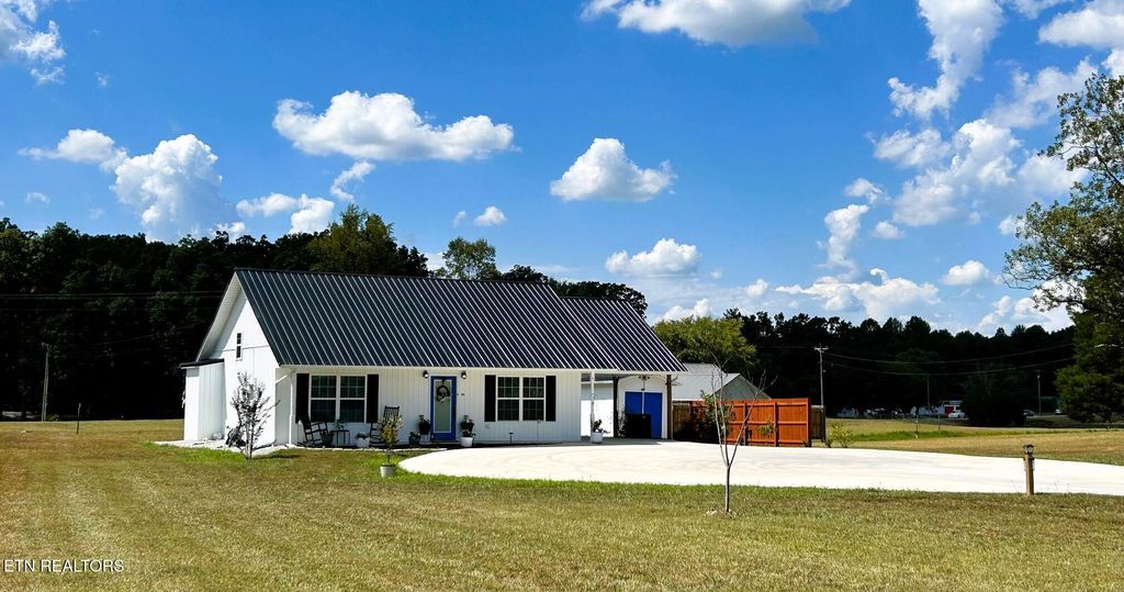 Photo of 1202 Tellico Street S, Madisonville, TN 37354 (MLS # 1313930)