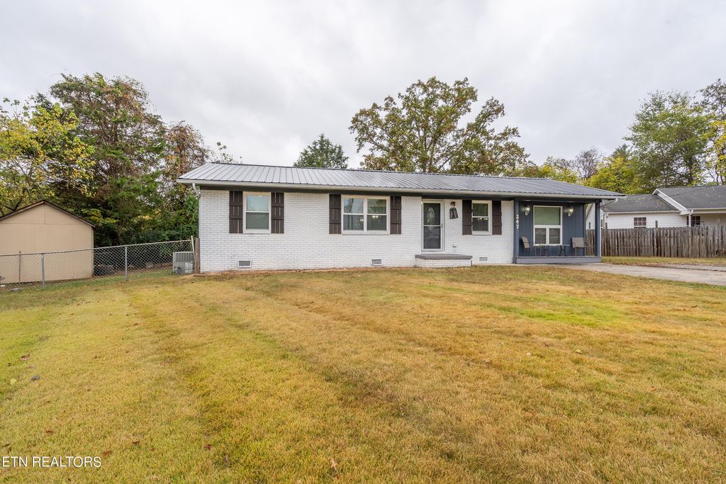 Photo of 247 Dellwood Drive, Oliver Springs, TN 37840 (MLS # 1242481)
