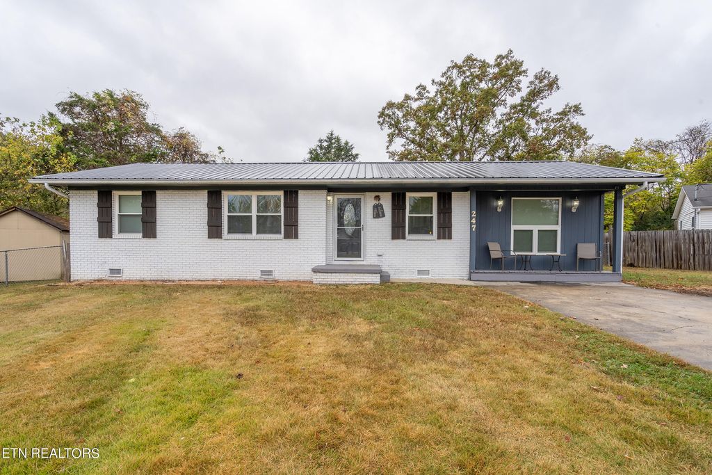 Photo of 247 Dellwood Drive, Oliver Springs, TN 37840 (MLS # 1242481)