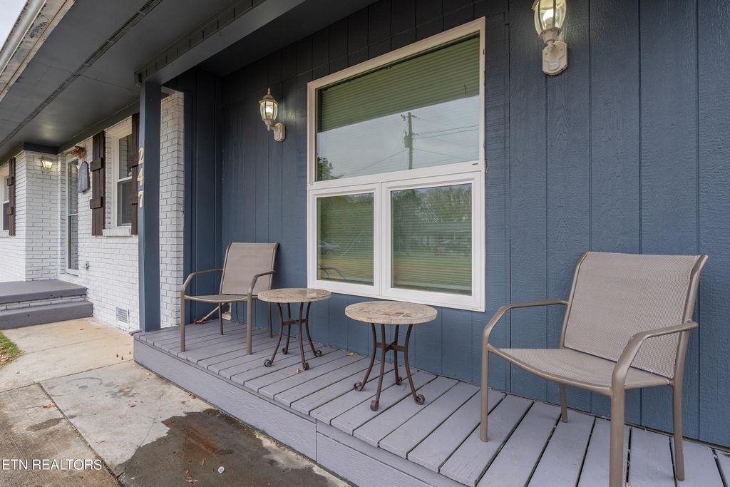 Photo of 247 Dellwood Drive, Oliver Springs, TN 37840 (MLS # 1242481)