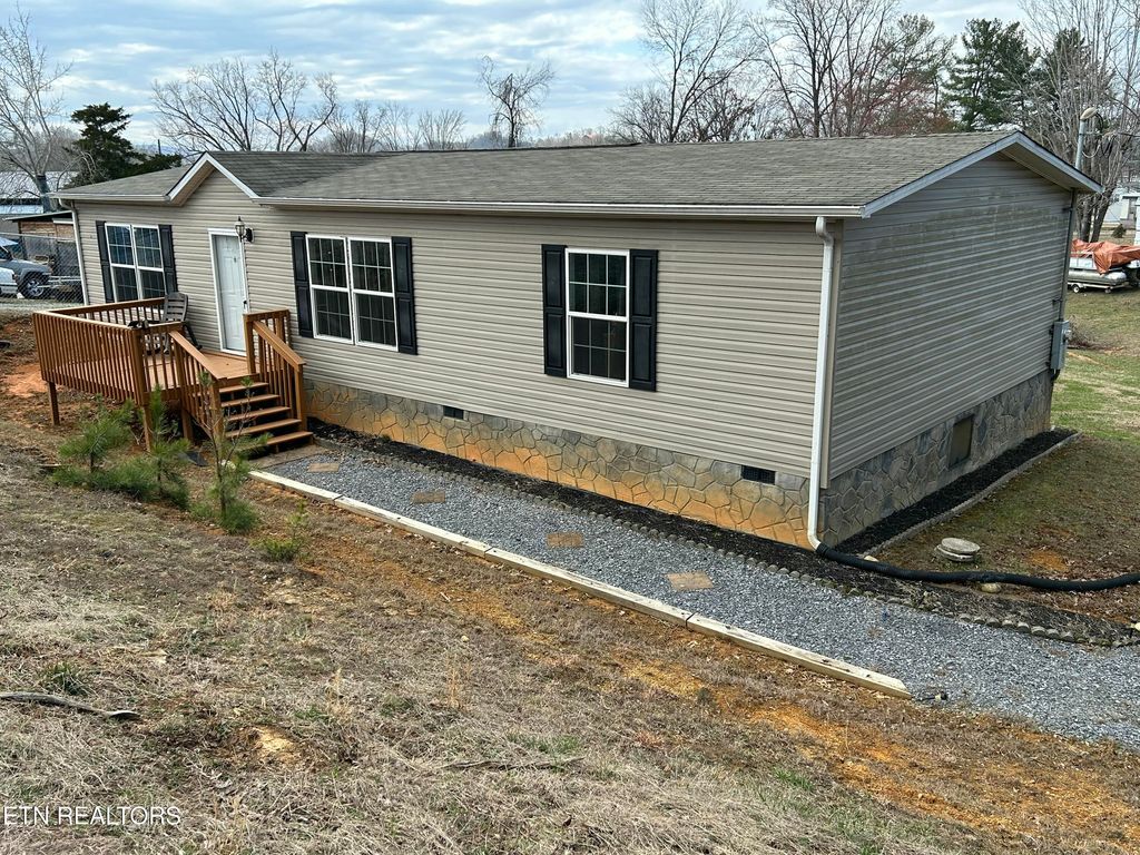 Photo of 1594 Covington Rd, Dandridge, TN 37725 (MLS # 1292612)