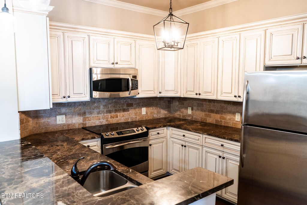 Photo of 445 W Blount Ave #511, Knoxville, TN 37920 (MLS # 1323006)