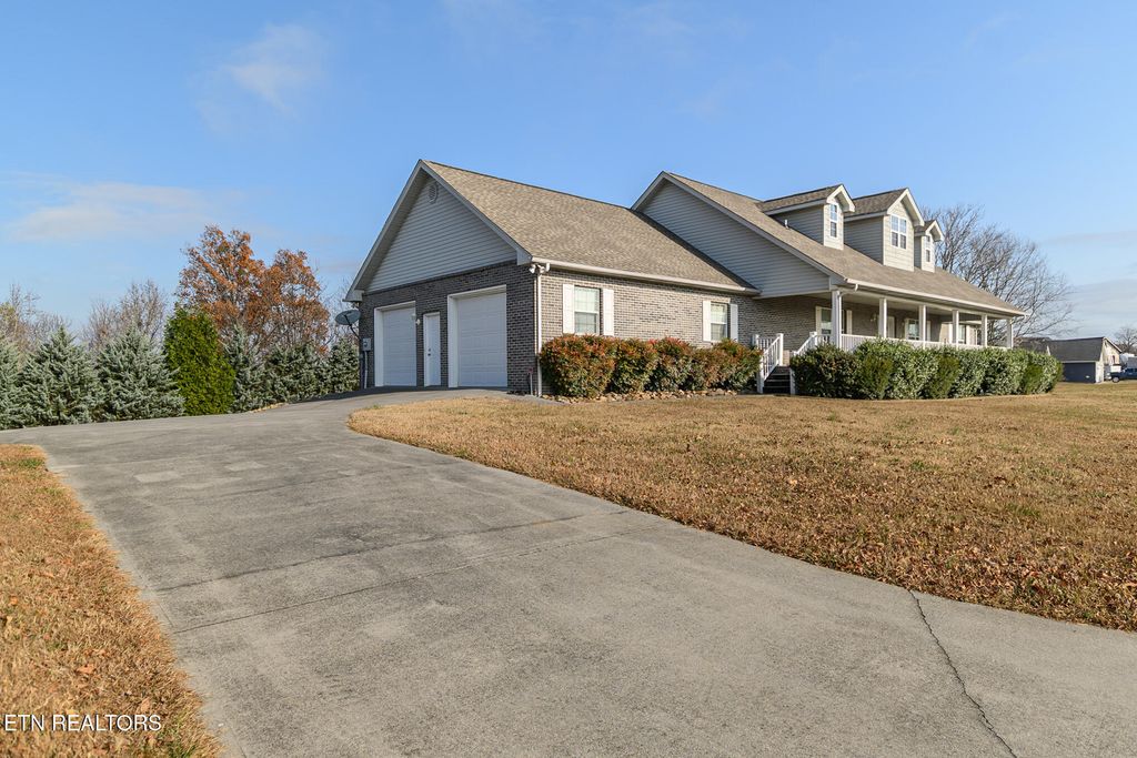 Photo of 1220 Whaleys Overlook, Kodak, TN 37764 (MLS # 1322878)