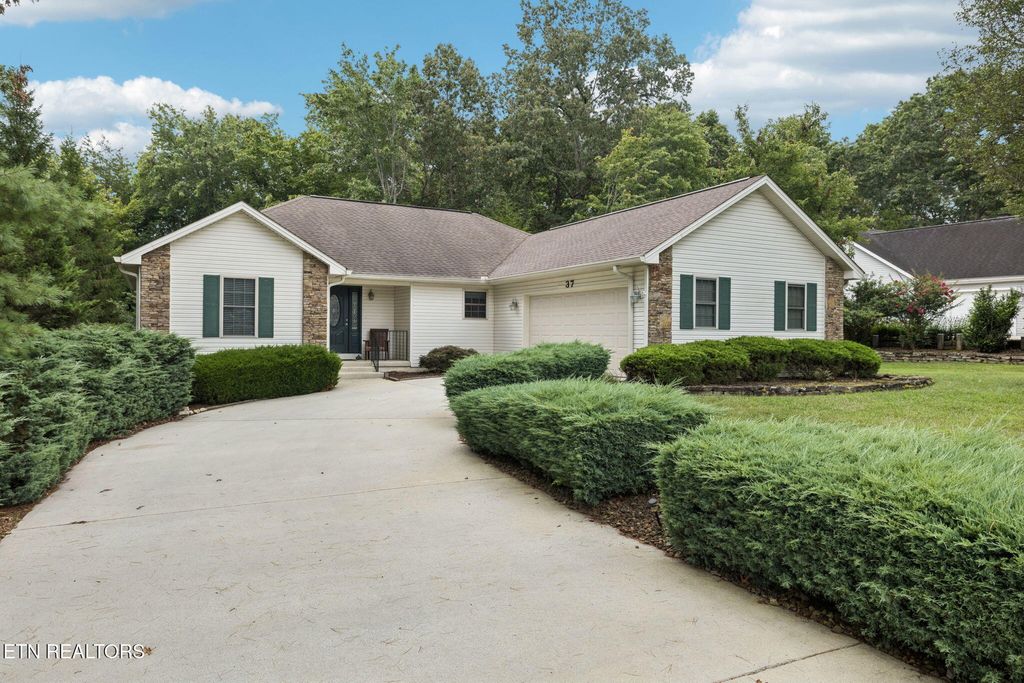Photo of 37 Thames Court, Fairfield Glade, TN 38558 (MLS # 1311260)