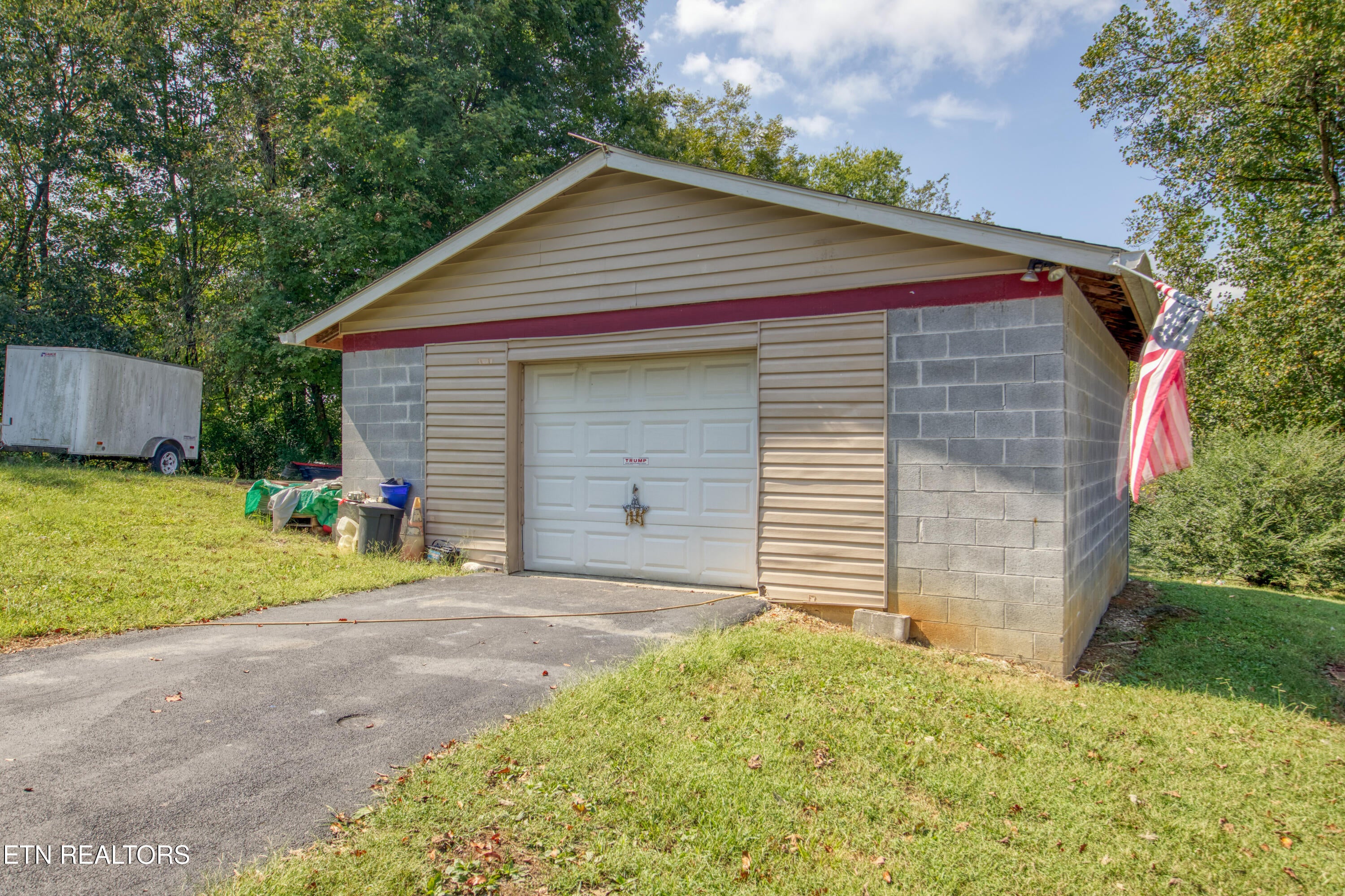 8820 Trout Rd