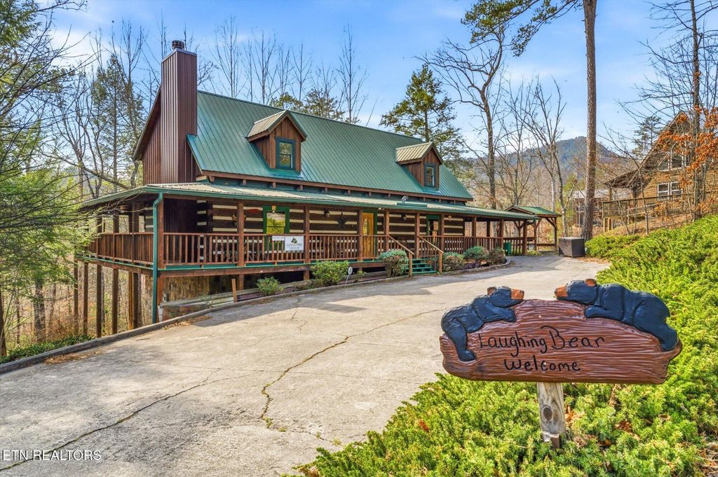 Photo of 1515 Bluff Ridge Rd, Sevierville, TN 37876 (MLS # 1331404)