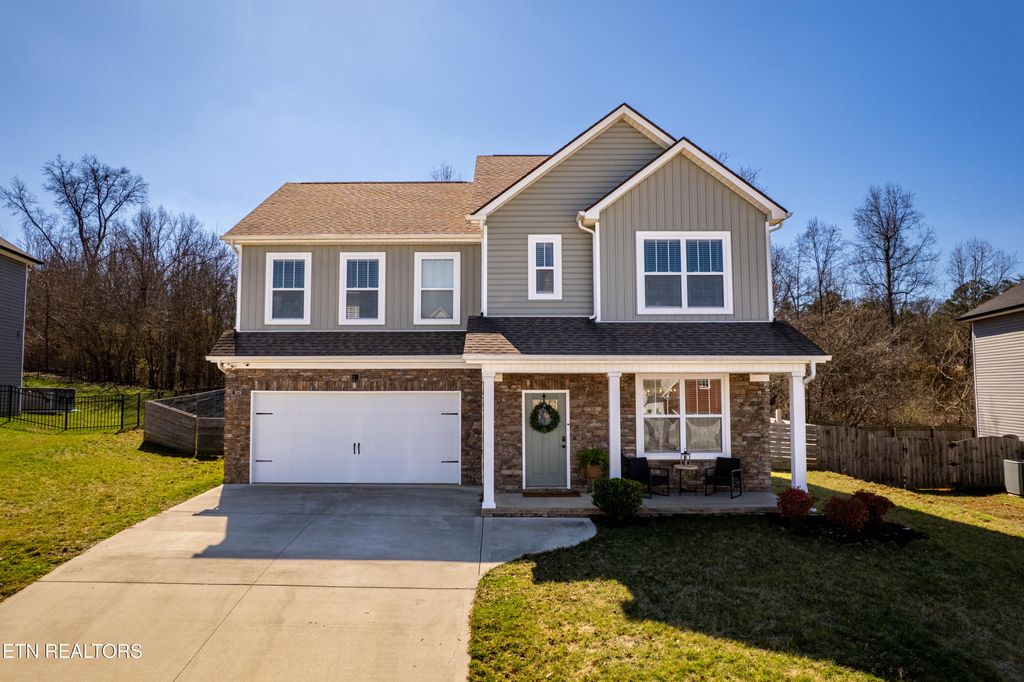 Photo of 929 Carter Ridge Drive, Knoxville, TN 37924 (MLS # 1331070)