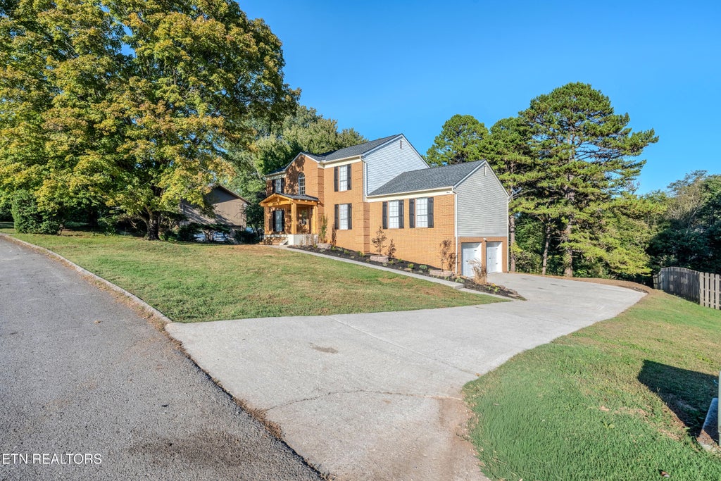 Photo of 1908 Breezy Ridge Tr, Knoxville, TN 37922 (MLS # 1358478)