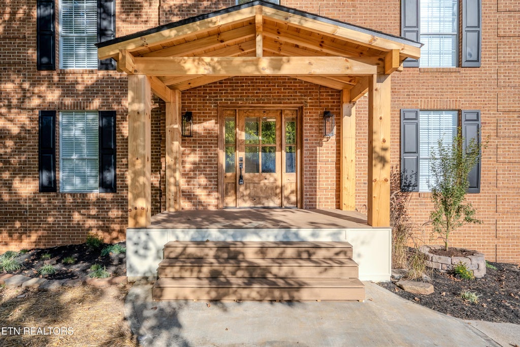 Photo of 1908 Breezy Ridge Tr, Knoxville, TN 37922 (MLS # 1358478)