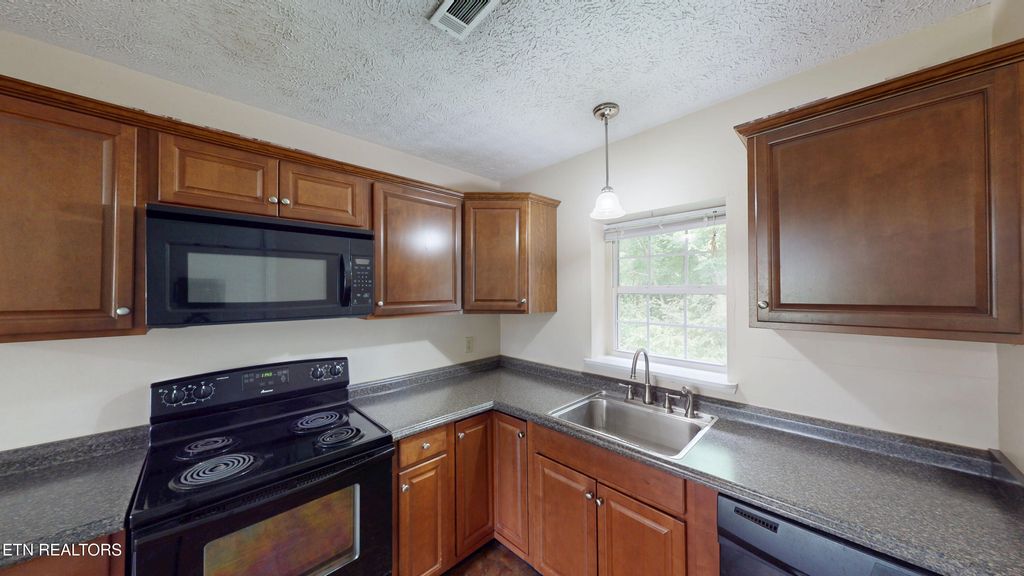Photo of 524 Oak St, Dayton, TN 37321 (MLS # 1342394)