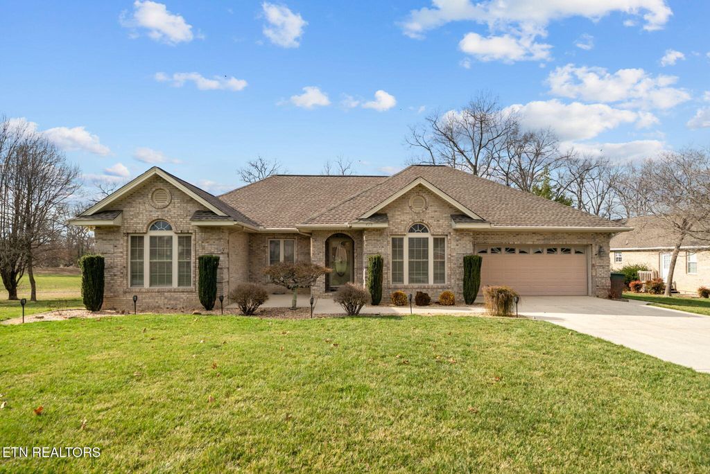 Photo of 429 E Deer Creek Drive, Crossville, TN 38571 (MLS # 1331553)