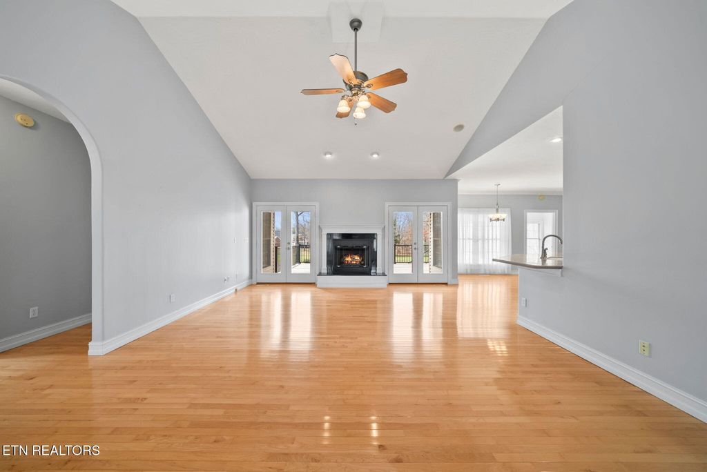 Photo of 429 E Deer Creek Drive, Crossville, TN 38571 (MLS # 1331553)