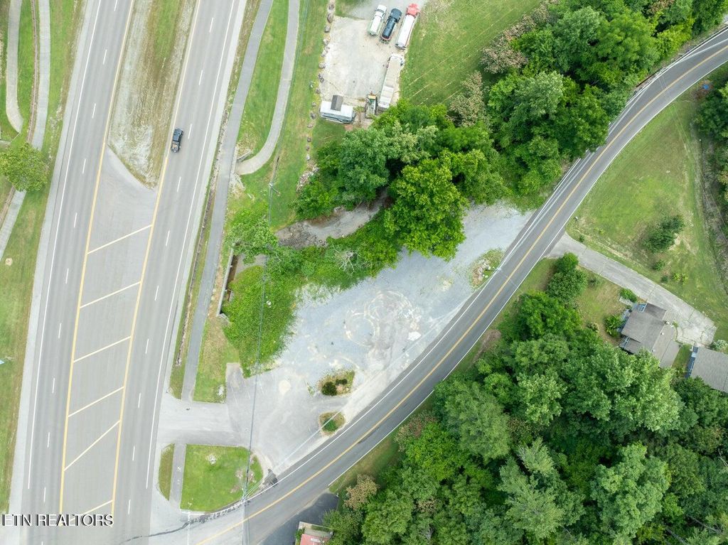 Photo of 7018 E Lamar Alexander Pkwy, Townsend, TN 37882 (MLS # 1322765)