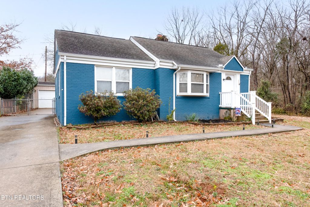 Photo of 237 Spruce St, Alcoa, TN 37701 (MLS # 1288537)