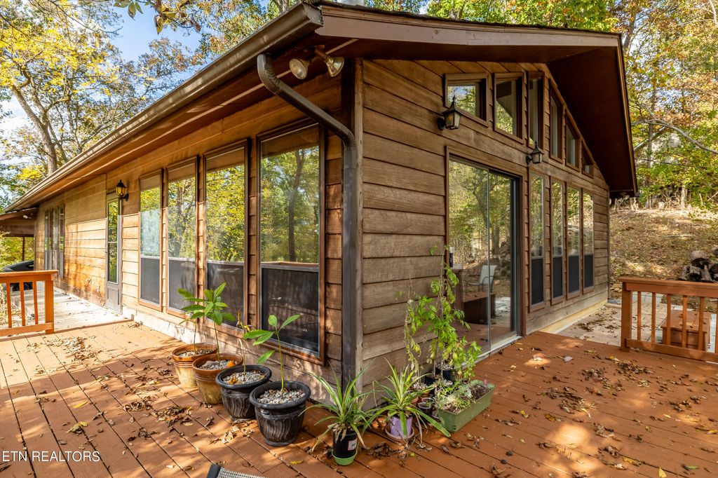 Photo of 4431 Deer Run Drive, Louisville, TN 37777 (MLS # 1244145)