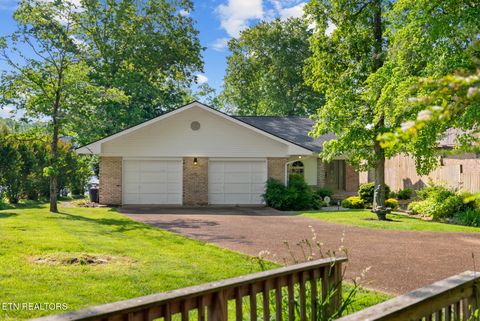 Photo of 8331 Cherokee Tr, Crossville, TN 38572 (MLS # 1341915)