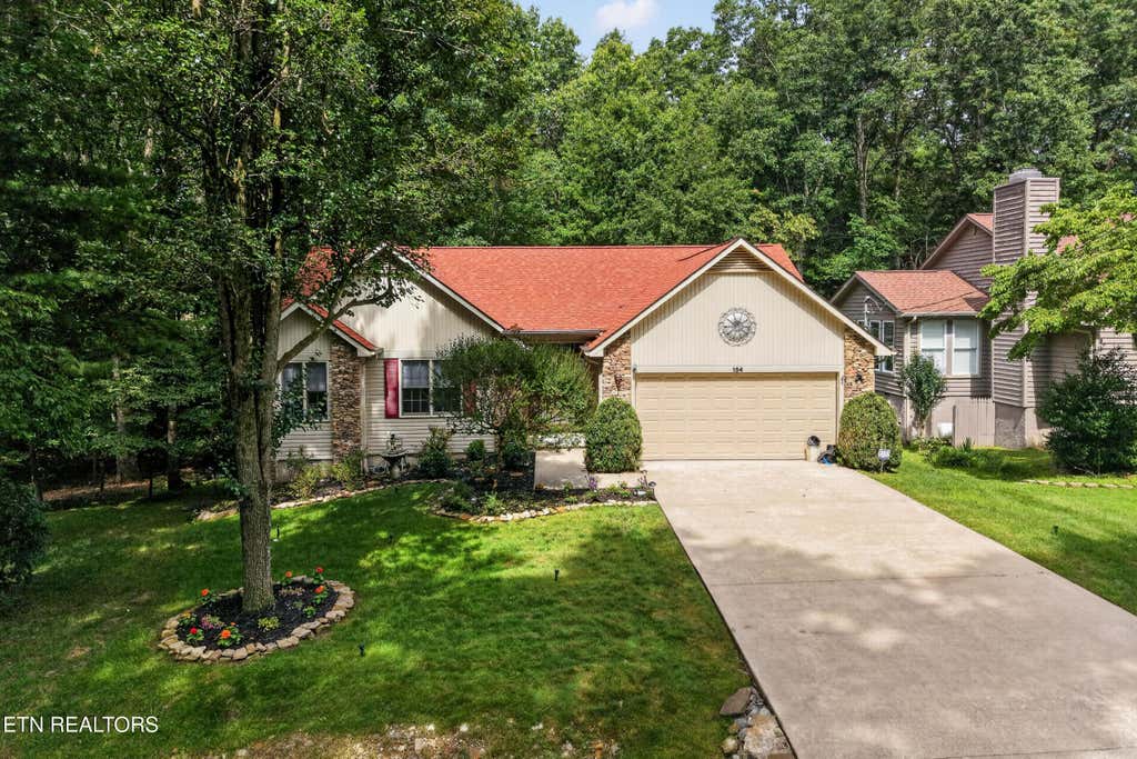 Photo of 154 Glenwood Drive, Crossville, TN 38558 (MLS # 1349206)