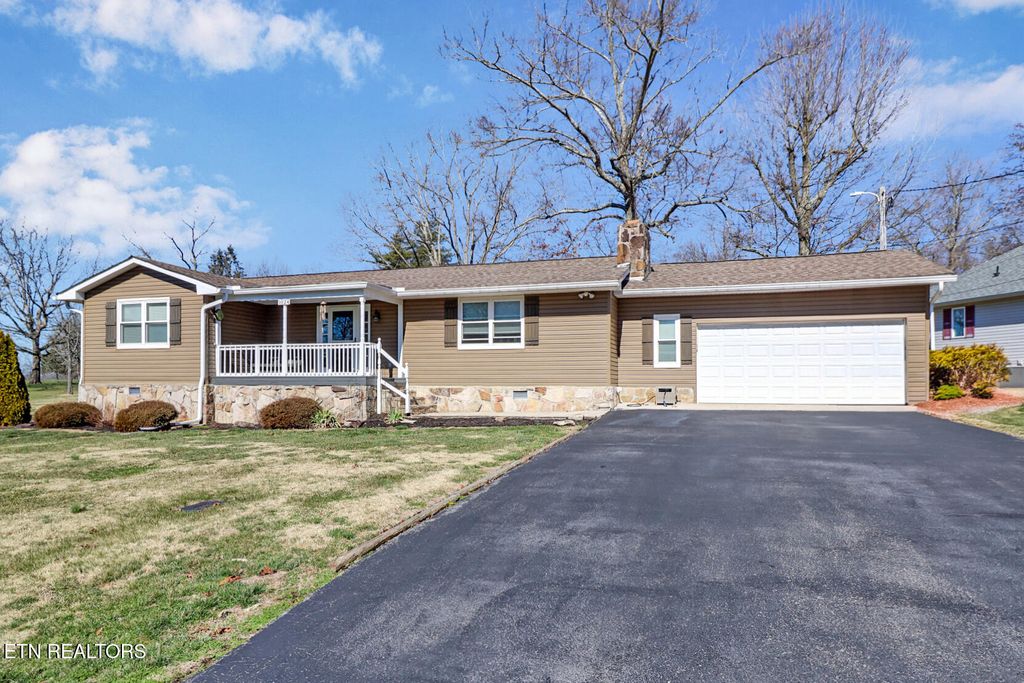 Photo of 1024 Ridley Drive, Crossville, TN 38572 (MLS # 1330978)