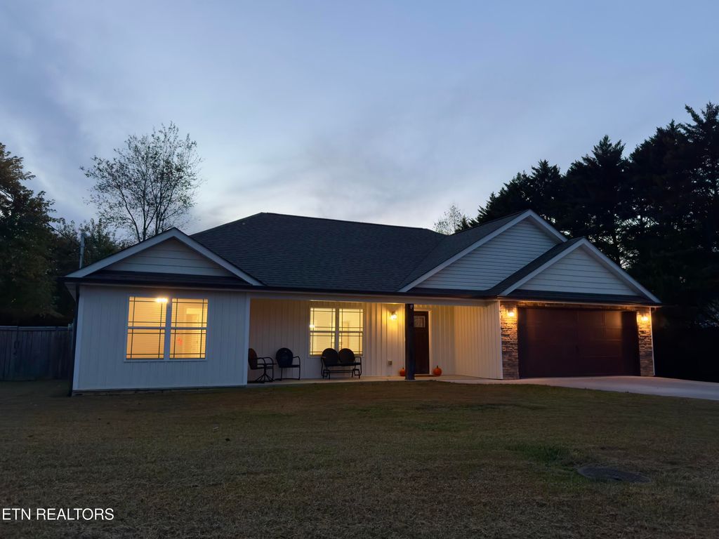 Photo of 711 Stowers Drive, Corryton, TN 37721 (MLS # 1312526)