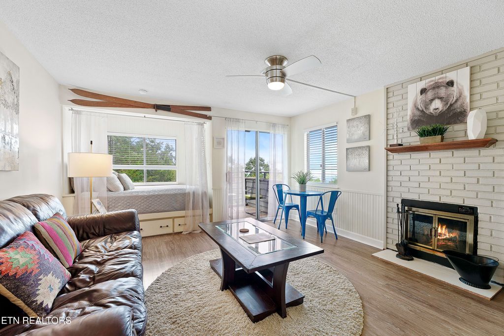 Photo of 1260 Ski View Drive #APT 4103, Gatlinburg, TN 37738 (MLS # 1321250)