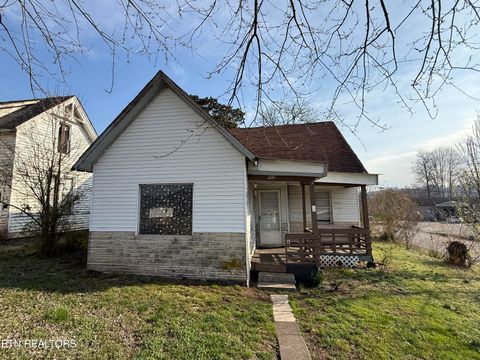 Photo of 302 Byrd Ave Ave, Harriman, TN 37748 (MLS # 1332849)