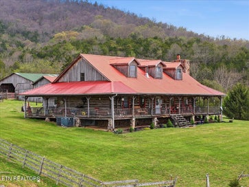 365 Young Lane Tazewell TN 37879
