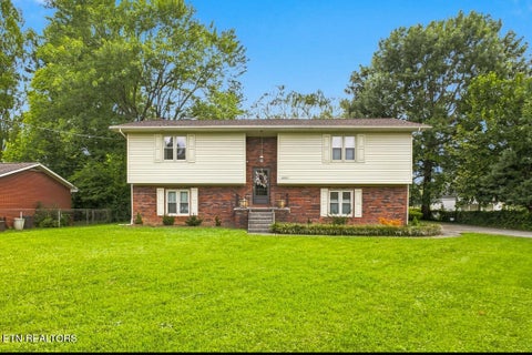 Photo of 4997 Beverly Rd, Knoxville, TN 37918 (MLS # 1352543)