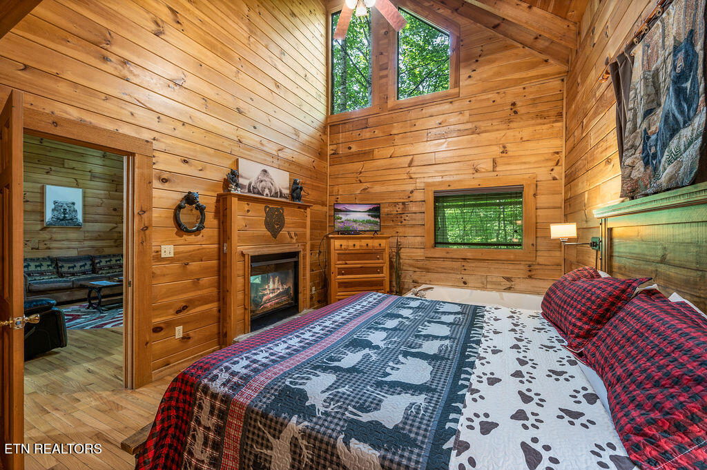 560 Wildwood Forest Way