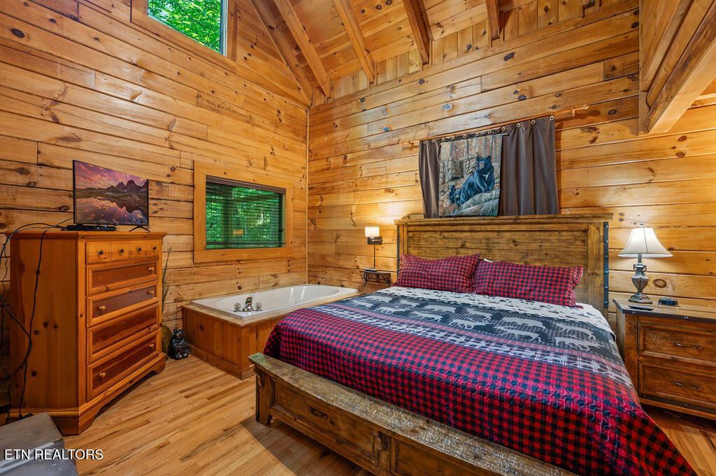 560 Wildwood Forest Way