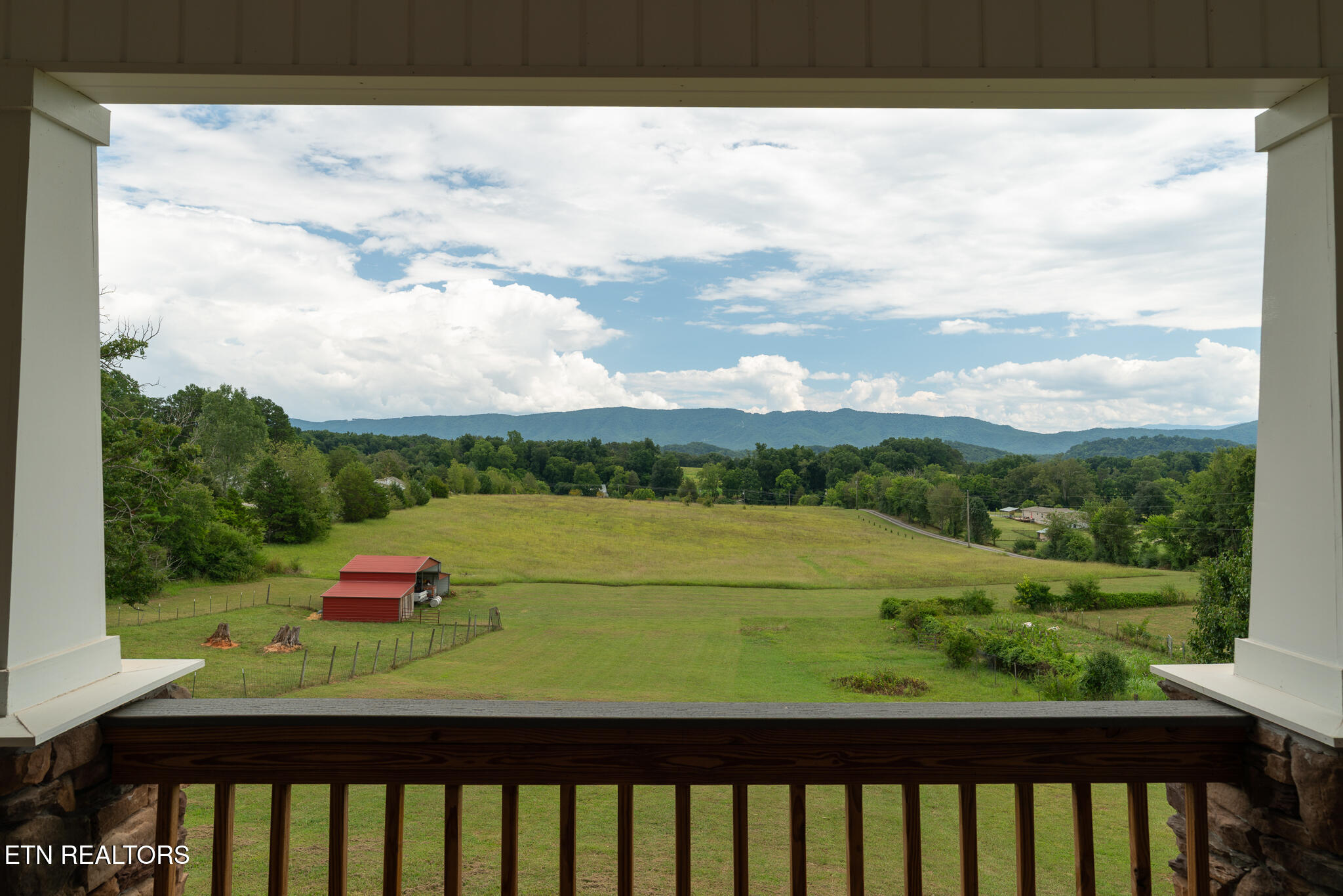 2121 Calderwood Hwy