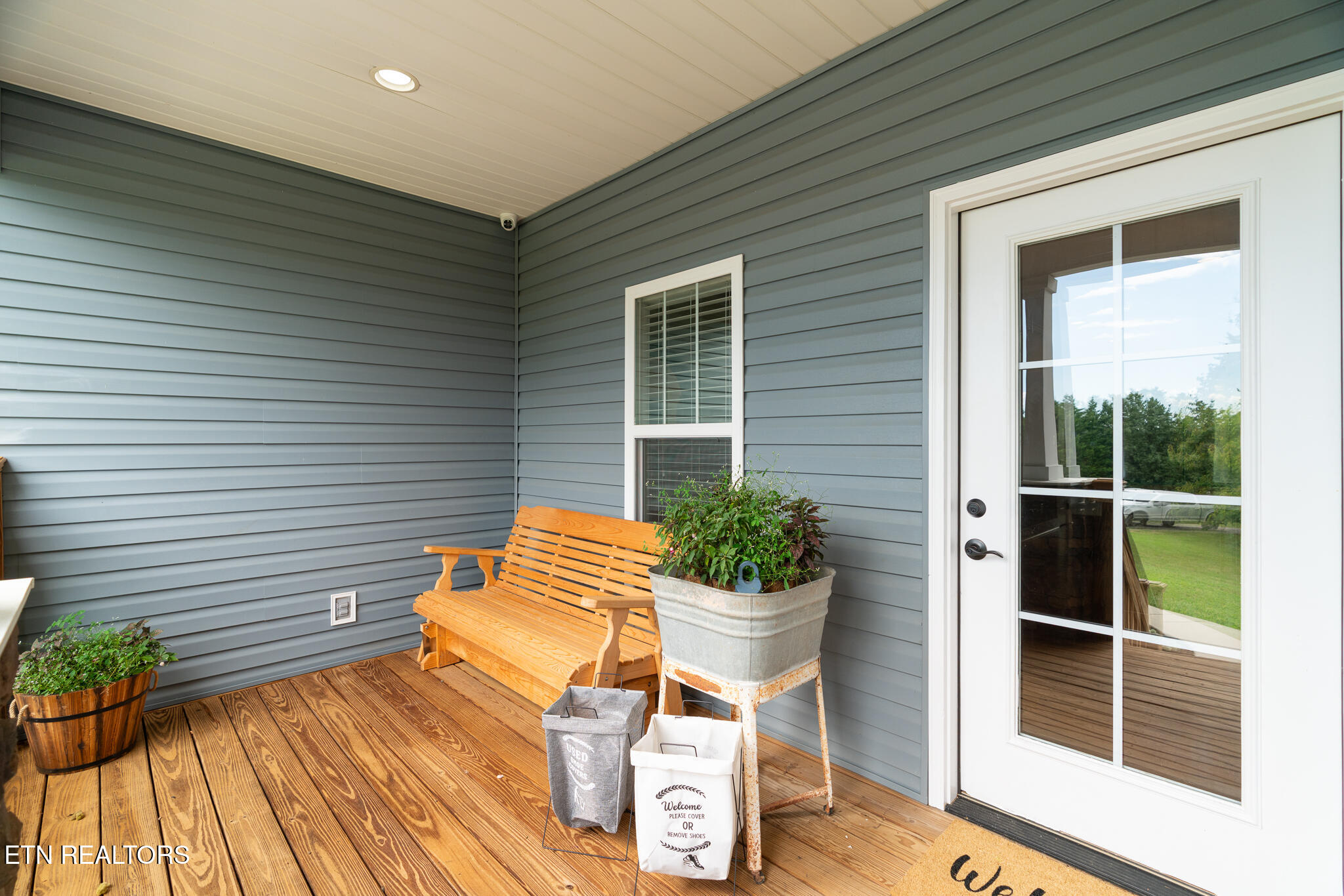 2121 Calderwood Hwy
