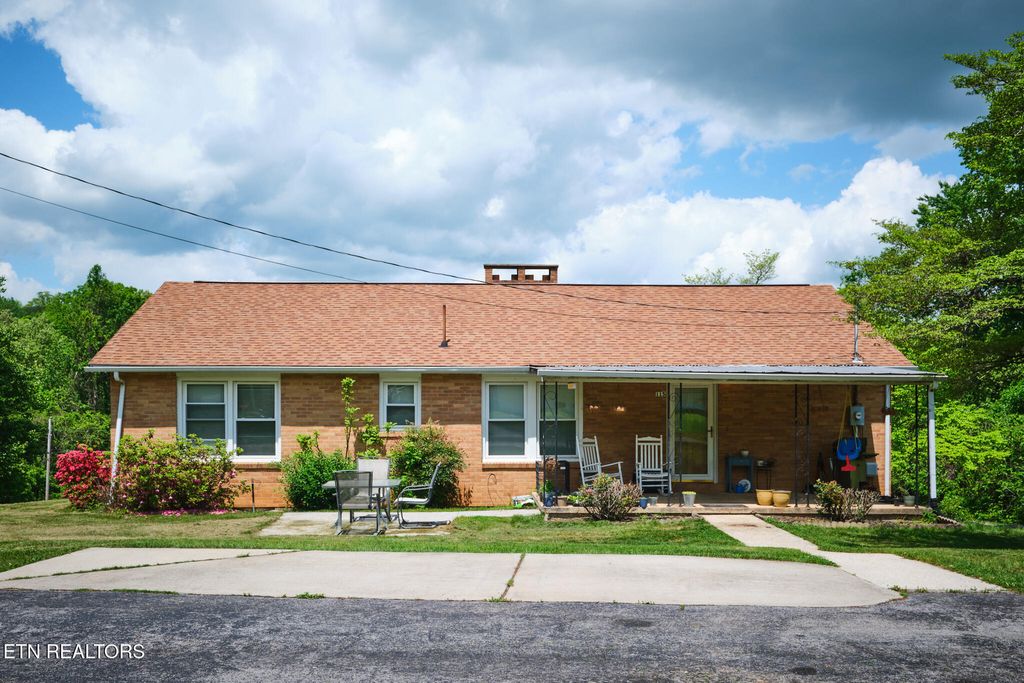 Photo of 115 Cemetery Lane, Harriman, TN 37748 (MLS # 1299178)