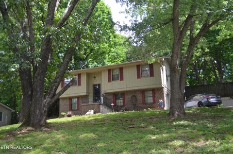 Photo of 1918 Highland Rd, Maryville, TN 37801 (MLS # 1339193)
