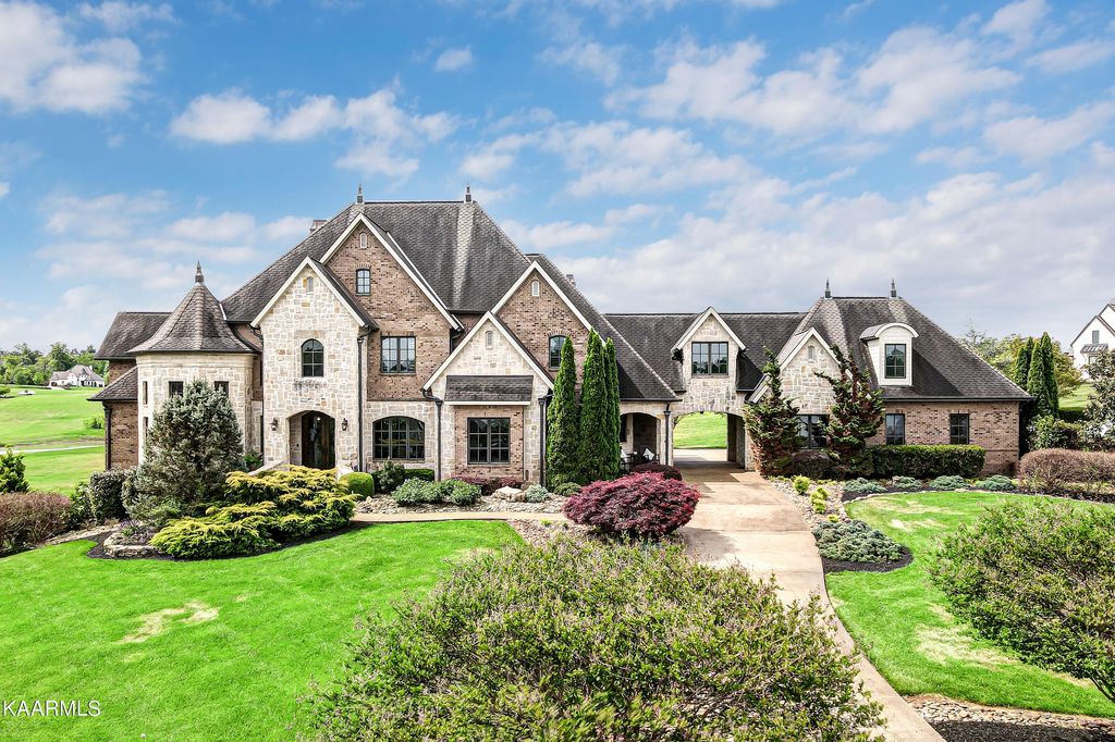 Photo of 203 Lake Forest Way, Louisville, TN 37777 (MLS # 1225328)